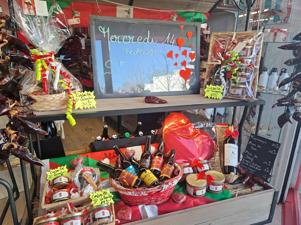 Présentoir à corbeilles cadeau